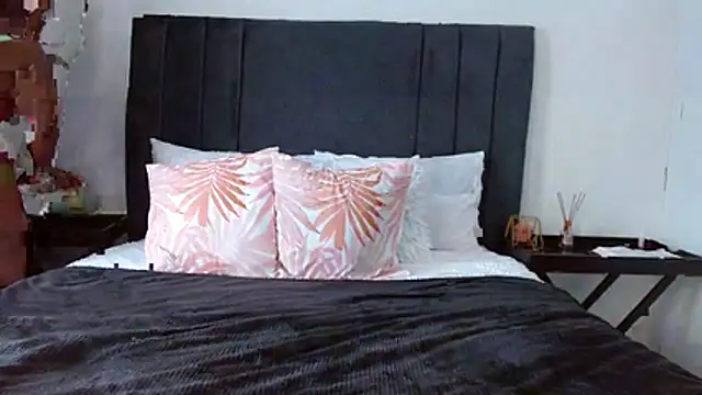 SoftRosee online show from 04/09/26, 12:11