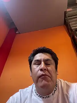 Snapshot of julius_semen chatting on 12/21/25, 12:35 julius semen online show from 12/21/25, 12:35