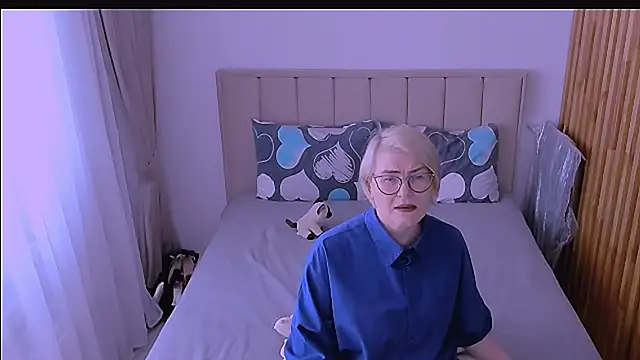 sabrinamacmarren online show from 04/20/26, 01:03