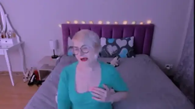 sabrinamacmarren online show from 02/10/26, 04:06