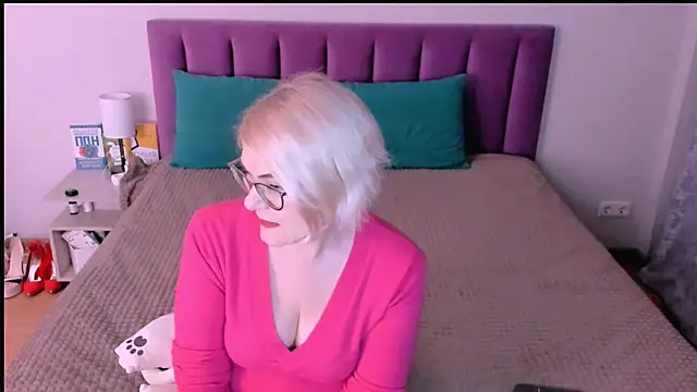 sabrinamacmarren online show from 11/13/25, 03:27