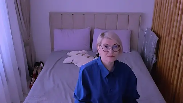 sabrinamacmarren online show from 03/28/26, 09:32