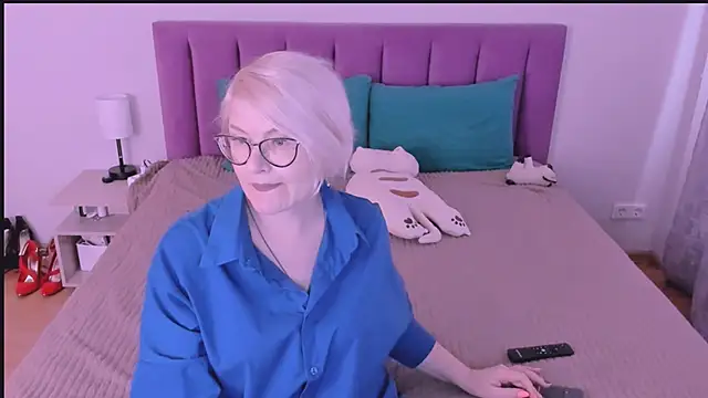 sabrinamacmarren online show from 09/25/25, 02:56