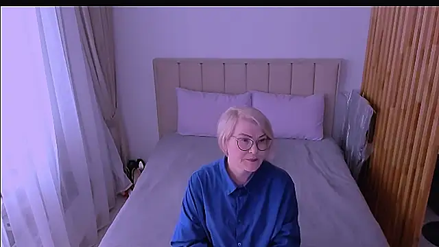 sabrinamacmarren online show from 04/03/26, 07:59