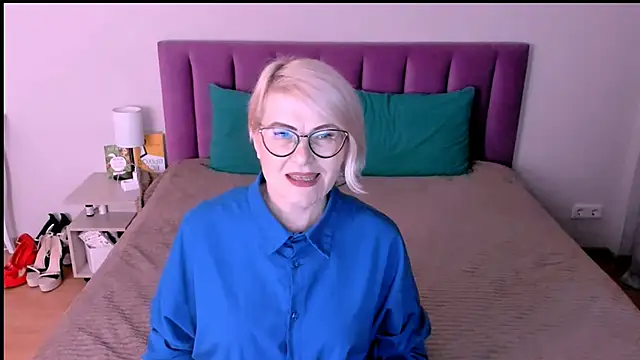 sabrinamacmarren online show from 11/03/25, 03:26