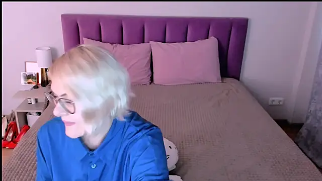 sabrinamacmarren online show from 11/23/25, 12:26