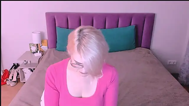 sabrinamacmarren online show from 11/05/25, 04:21