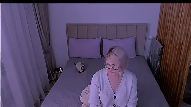 sabrinamacmarren online show from 03/29/26, 08:32