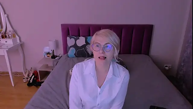 sabrinamacmarren online show from 02/08/26, 08:39