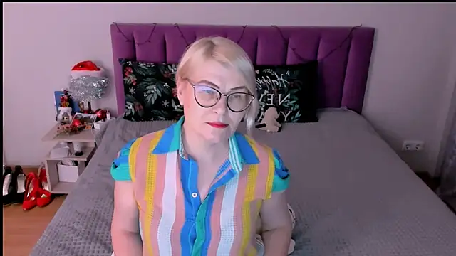 sabrinamacmarren online show from 01/12/26, 02:46