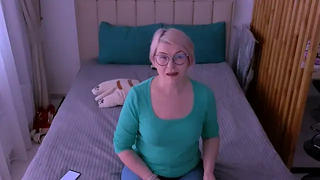 sabrinamacmarren online show from 03/01/26, 09:09