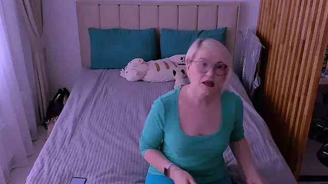 sabrinamacmarren online show from 03/09/26, 08:18