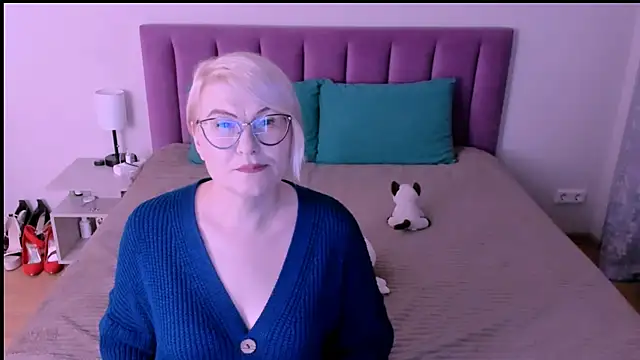 sabrinamacmarren online show from 09/20/25, 05:51