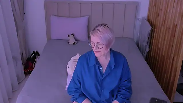 sabrinamacmarren online show from 03/21/26, 08:46