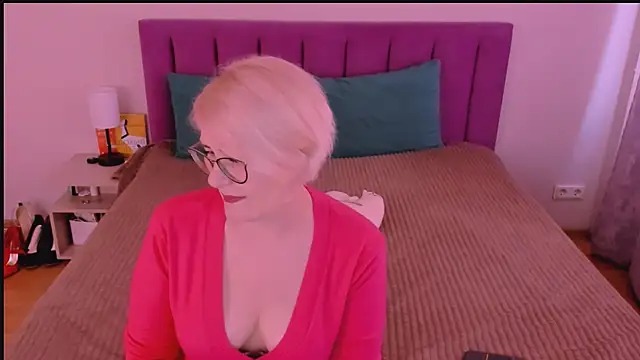 sabrinamacmarren online show from 09/29/25, 02:01