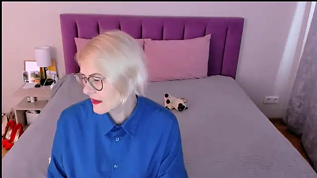 sabrinamacmarren online show from 11/21/25, 09:52