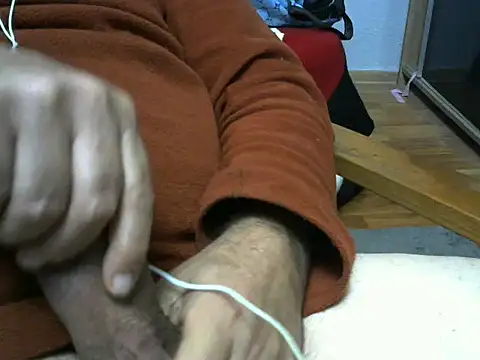 Snapshot of vuran691 chatting on 11/08/25, 12:25 vuran691 online show from 11/08/25, 12:25