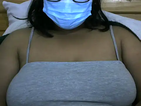 Snapshot of Artinah22 chatting on 09/24/25, 06:03 Artinah22 online show from 09/24/25, 06:03