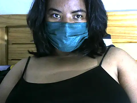 Snapshot of Artinah22 chatting on 09/14/25, 05:35 Artinah22 online show from 09/14/25, 05:35