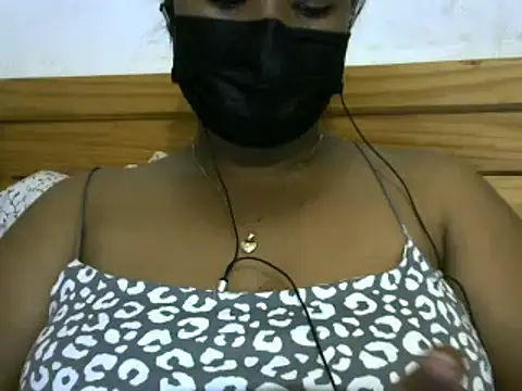 Snapshot of Artinah22 chatting on 02/20/25, 08:03 Artinah22 online show from 02/20/25, 08:03