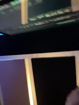 YOUNGBOYCAM online show from 11/30/25, 03:46