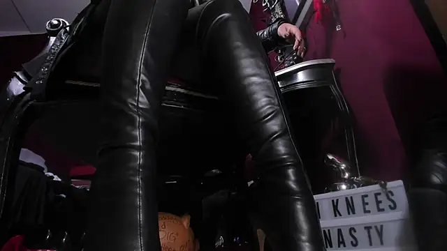 MeGoddesSara online show from 01/09/26, 04:08