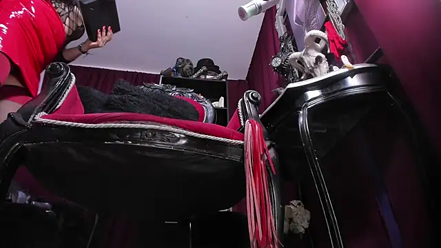 MeGoddesSara online show from 10/21/25, 11:48