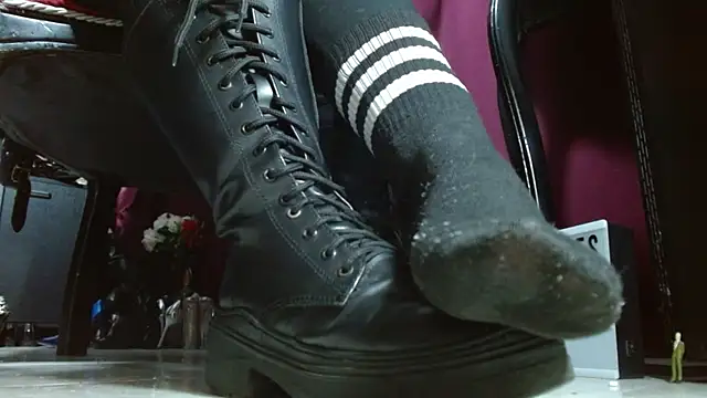 MeGoddesSara online show from 05/16/26, 02:10