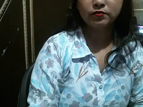 Snapshot of UrsMansi chatting on 10/12/25, 08:16 UrsMansi online show from 10/12/25, 08:16