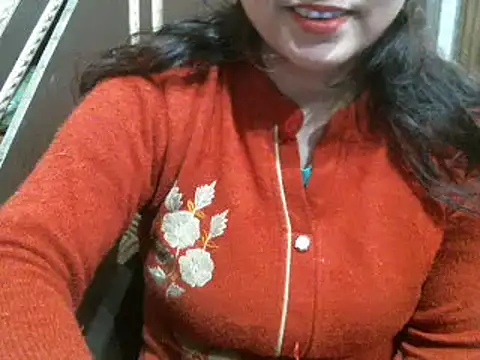 Snapshot of UrsMansi chatting on 01/19/25, 10:28 UrsMansi online show from 01/19/25, 10:28