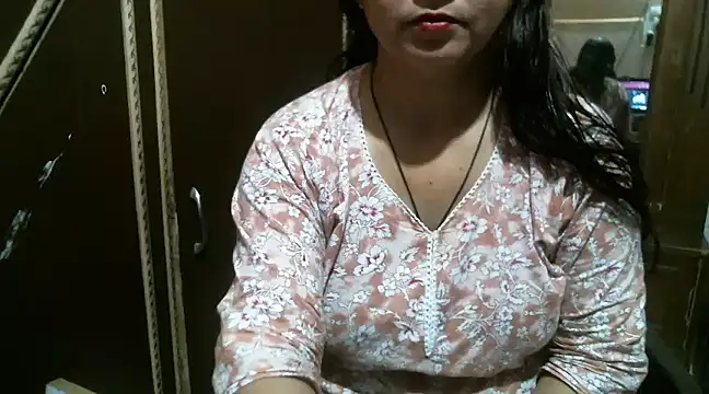 Snapshot of UrsMansi chatting on 03/09/25, 04:27 UrsMansi online show from 03/09/25, 04:27