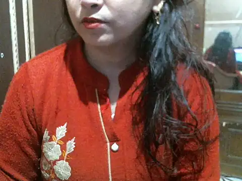 Snapshot of UrsMansi chatting on 02/05/25, 04:27 UrsMansi online show from 02/05/25, 04:27