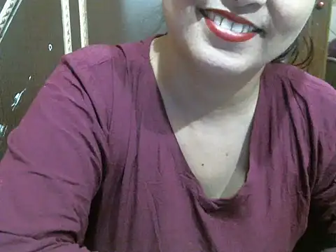 Snapshot of UrsMansi chatting on 10/25/25, 07:40 UrsMansi online show from 10/25/25, 07:40