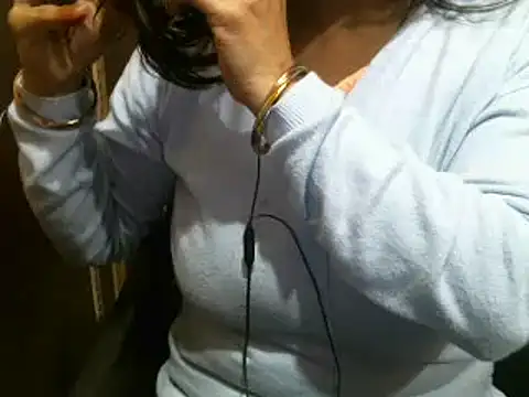 Snapshot of UrsMansi chatting on 01/21/25, 06:33 UrsMansi online show from 01/21/25, 06:33