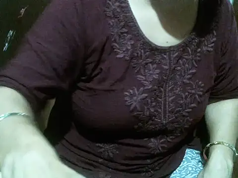 Snapshot of UrsMansi chatting on 07/16/26, 05:15 UrsMansi online show from 07/16/26, 05:15