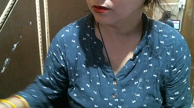 Snapshot of UrsMansi chatting on 03/13/25, 01:32 UrsMansi online show from 03/13/25, 01:32