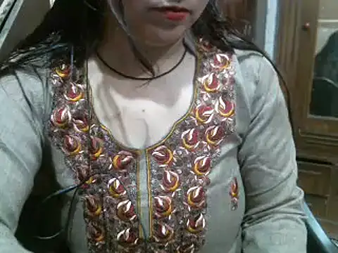 Snapshot of UrsMansi chatting on 01/23/25, 05:56 UrsMansi online show from 01/23/25, 05:56