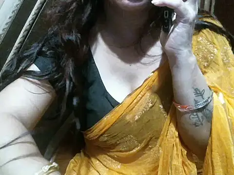 Snapshot of UrsMansi chatting on 07/13/26, 04:01 UrsMansi online show from 07/13/26, 04:01