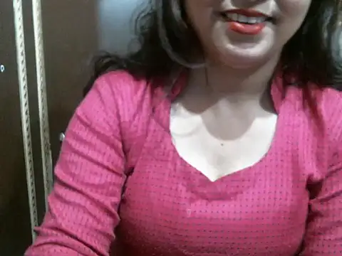 Snapshot of UrsMansi chatting on 02/15/25, 06:44 UrsMansi online show from 02/15/25, 06:44