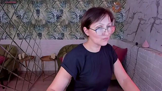 Snapshot of Paris_Cherry chatting on 01/06/25, 11:19 Paris Cherry online show from 01/06/25, 11:19