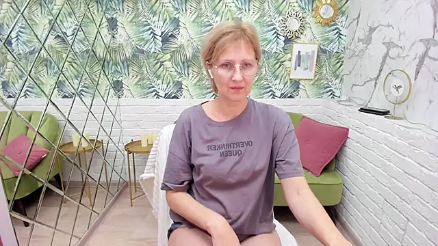 Paris Cherry online show from 11/06/25, 08:02