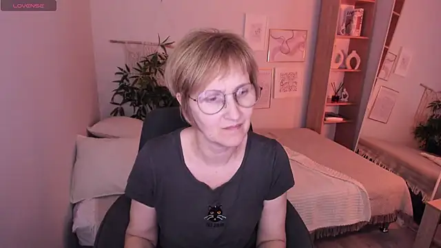 Paris Cherry online show from 04/19/26, 12:50
