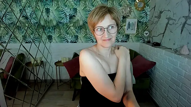 Snapshot of Paris_Cherry chatting on 07/30/26, 06:07 Paris Cherry online show from 07/30/26, 06:07