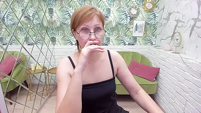 Snapshot of Paris_Cherry chatting on 03/13/25, 02:01 Paris Cherry online show from 03/13/25, 02:01
