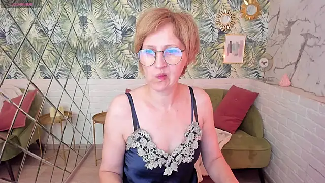 Paris Cherry online show from 05/31/26, 06:09