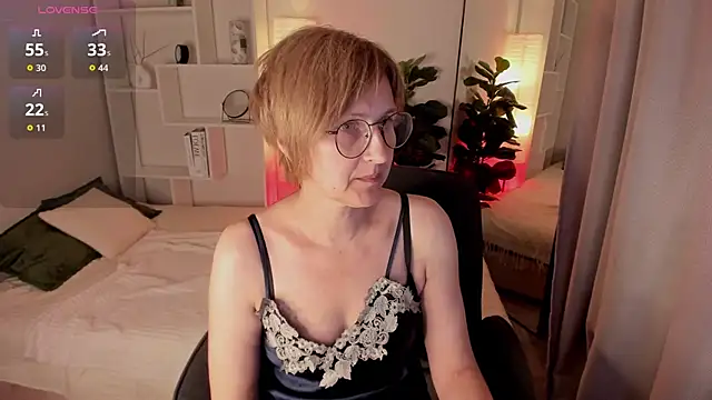 Paris Cherry online show from 05/28/26, 06:03