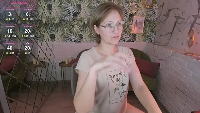 Paris Cherry online show from 12/13/25, 08:26