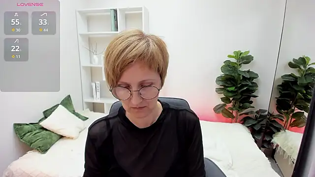 Paris Cherry online show from 03/21/26, 06:01
