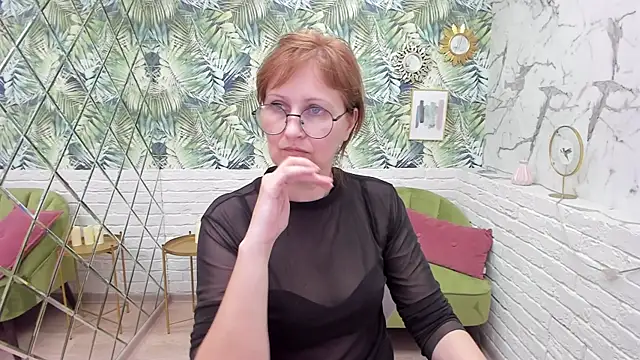 Snapshot of Paris_Cherry chatting on 03/20/25, 02:19 Paris Cherry online show from 03/20/25, 02:19