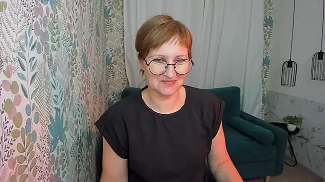 Snapshot of Paris_Cherry chatting on 02/20/25, 04:14 Paris Cherry online show from 02/20/25, 04:14